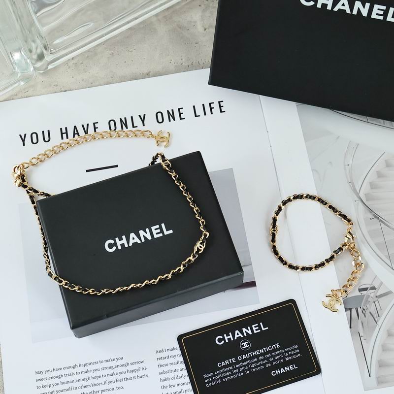 Chanel Suits 04yxs52